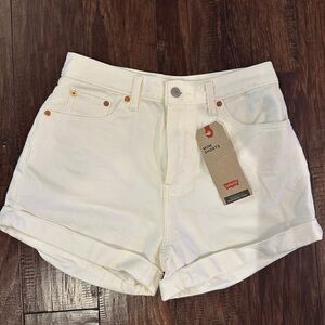 Levi's Women's mom shorts high rise NWT